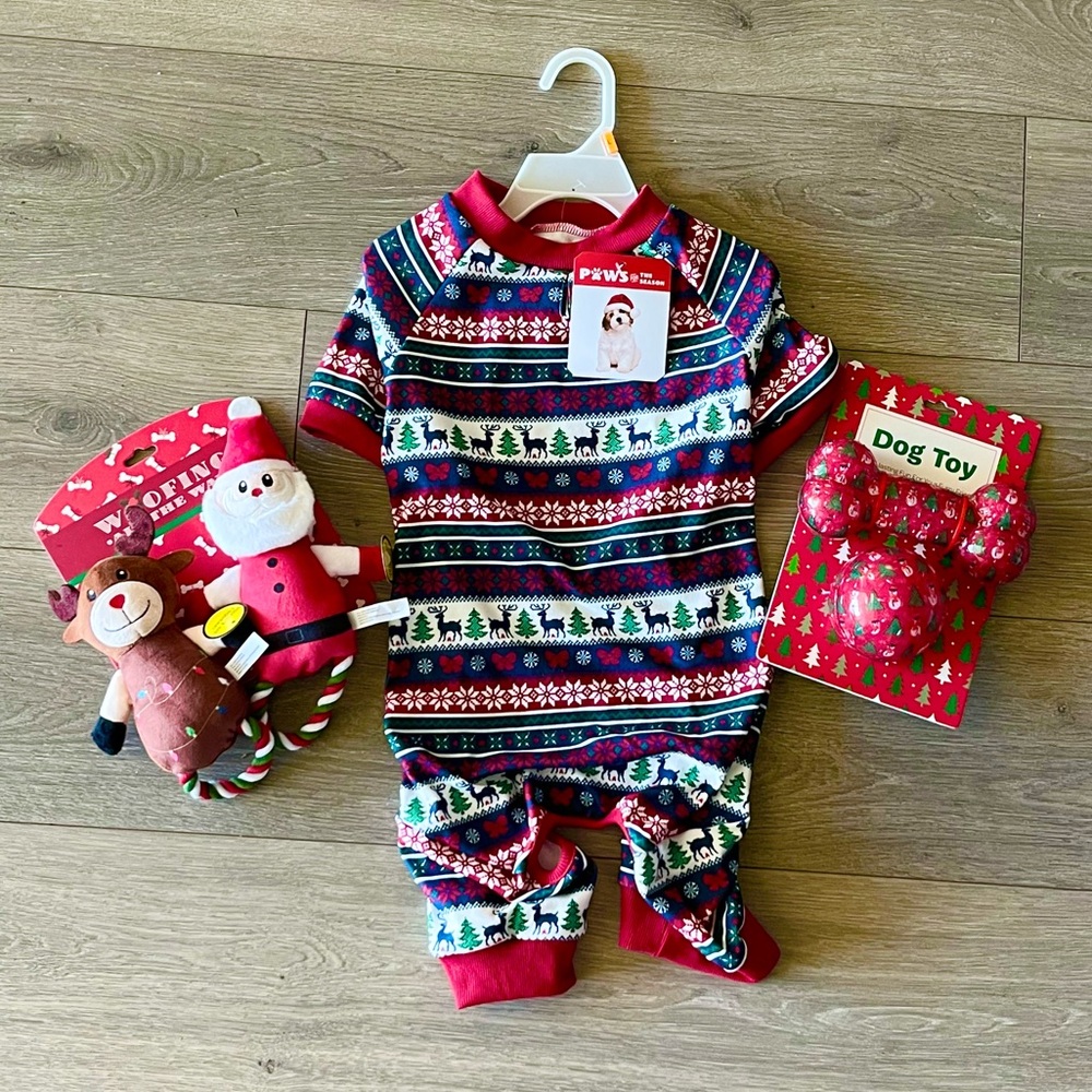 NWT Paws For The Season Large Christmas Dog Sweater and Christmas Toys